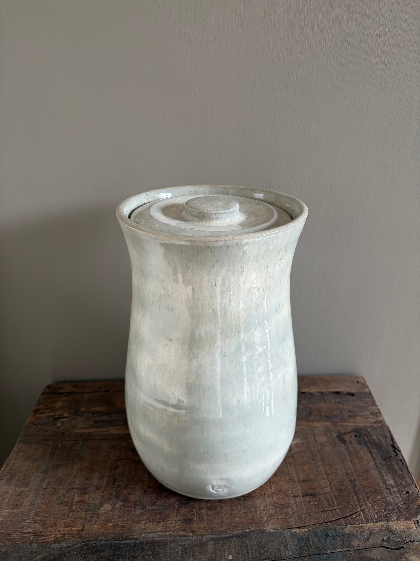 Vaas lichtgroen gevlamd met deksel