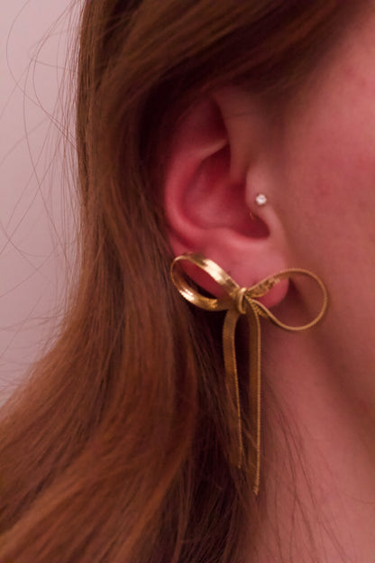 Ribbon Earrings Gold
