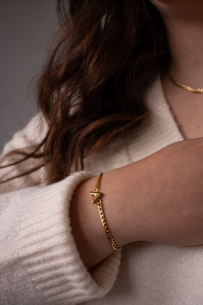 V- Bracelet Gold